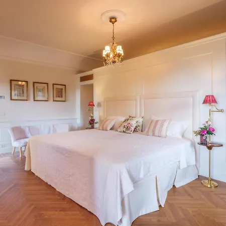 The Master With Florence View Apartment
